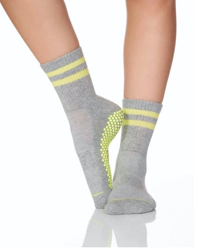 LUCKY HONEY Grip Socks – The PilatesBarre