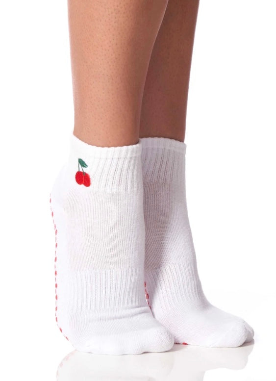 Solidcord is my true love 💙 wearing @Lucky Honey grip socks (swear by
